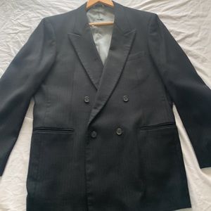 42L Vintage 1970’s Black Varra of Italy 2 Piece Double Breasted Wool Suit